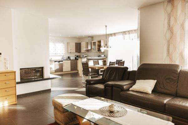 Wohnen- und Essbereich EG