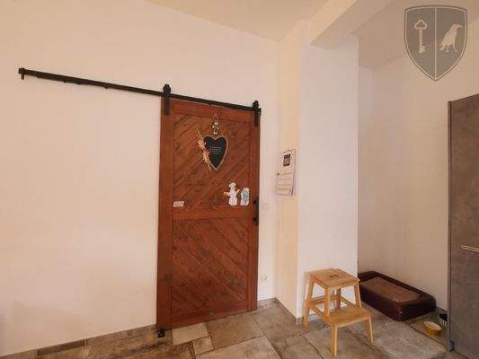  SCHIEBETÜR - Rechts wäre Platz für Ofen