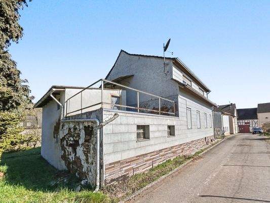 Ansicht mit Terrasse