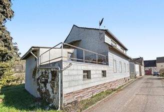 Ansicht mit Terrasse