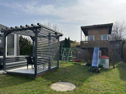 Freisitz und Spielturm