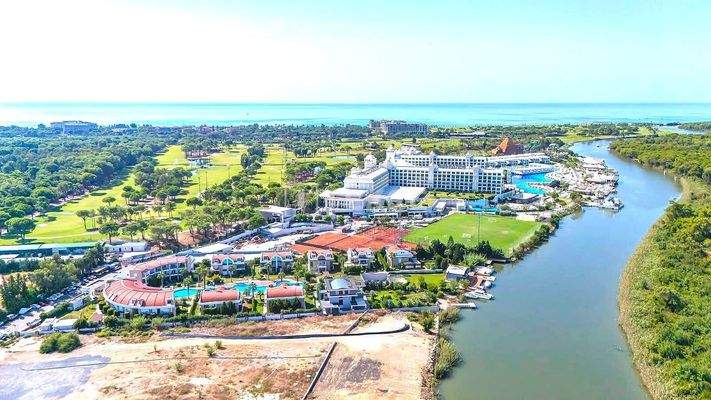 4-Bedroom Villa Near Golf Courses in Antalya Kadriye