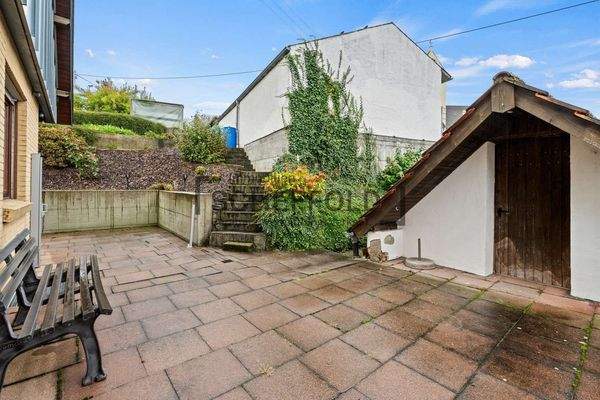 Terrasse mit Zugang zum Garten