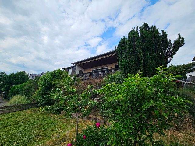 Mehrfamilienhaus in Mayen - 3 Wohneinheiten mit Blick