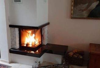 Kachelofen im Wohnzimmer