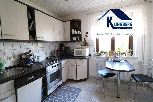 Küche mit Einbauküche