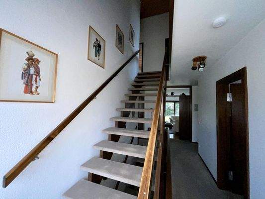 Flur mit Treppenaufgang