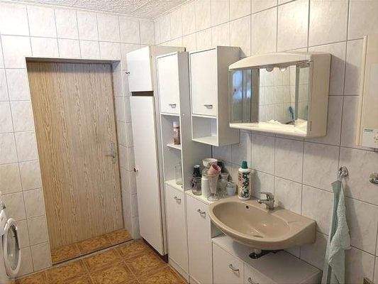 Bad mit ebenerdiger Dusche