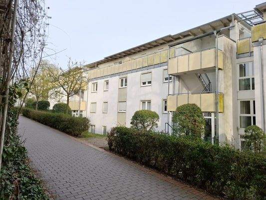 ... mit weiterem Eingang