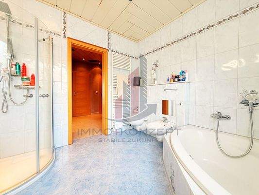 Das Badezimmer der Wohnung