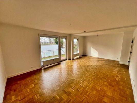 Großzügiger Wohn- Essbereich