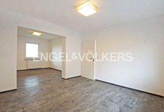 EG: Schlaf-/Arbeits-/Kinderzimmer