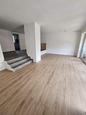 Wohn- und Esszimmer (2).jpg