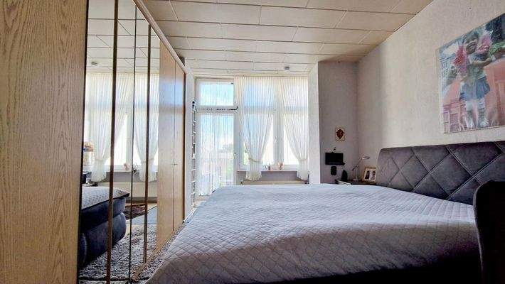 Schlafzimmer (1. OG)