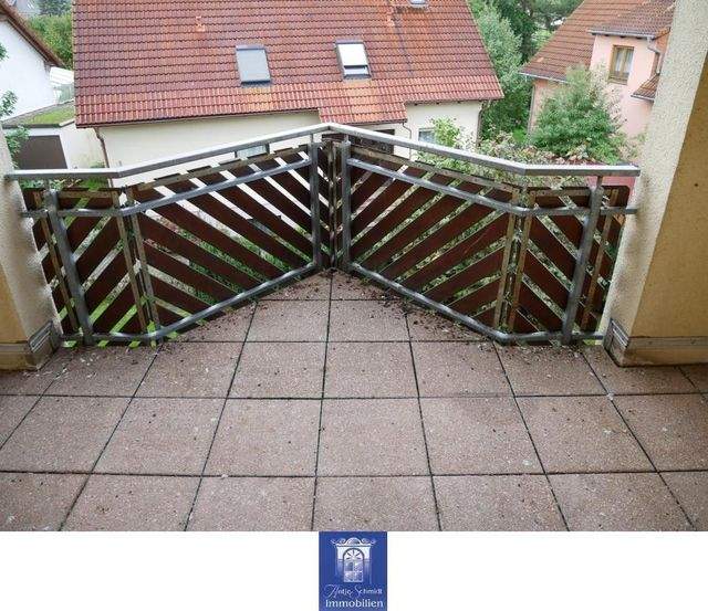 Himmlische und individuelle Dachwohnung mit Balkon - Perfekt für Singles! EBK-Ablöse - Foto 1