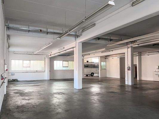 Produktions- und Lagerhalle (EG)