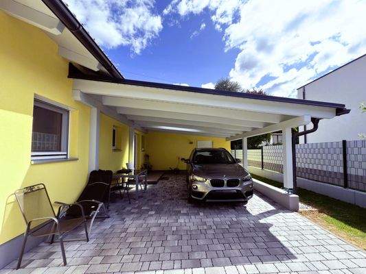 ... mit Doppelcarport