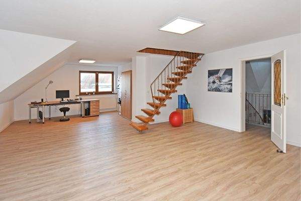 Aufgang zum ausgeb. Spitzboden