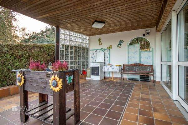 Überdachte Terrasse