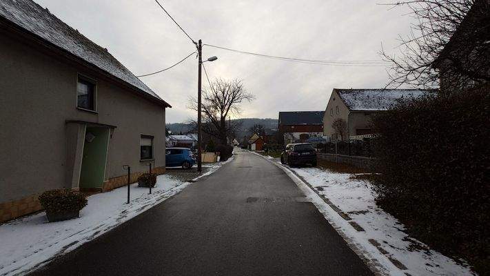 Blick auf die Dorfstraße