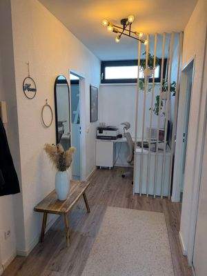 Flur mit Homeoffice.jpeg