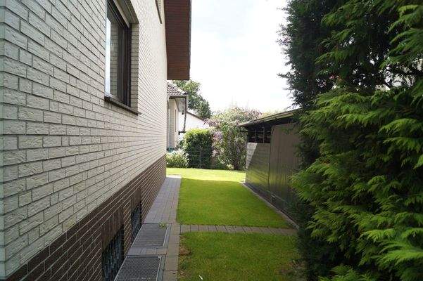 Ansicht mit Schuppen