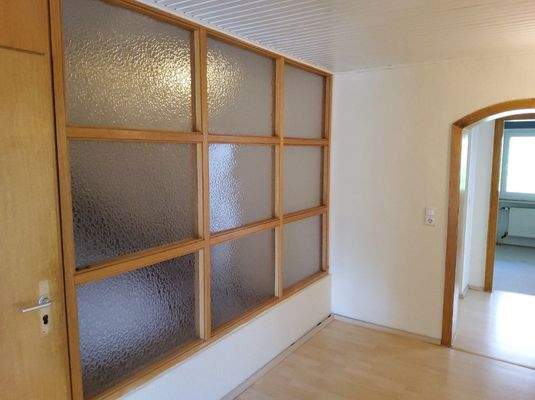 Eingangsflur OG1 mit Glastrennwand