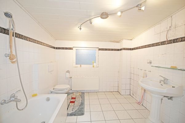 Wannenbad im Anbau