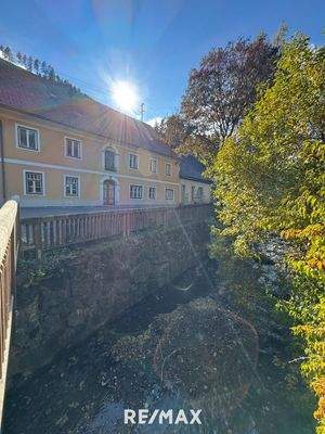 Hausansicht von Brücke