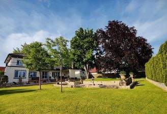 Ansicht Park und Villa