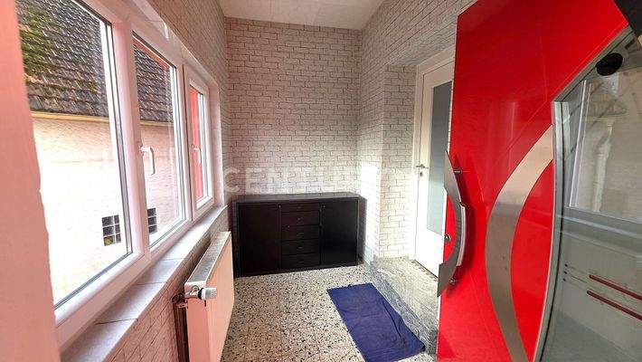 Vorraum Garderobe im Eingangsbereich des Hauses 