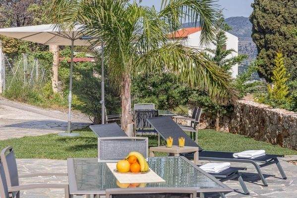 Kreta, Neo Chorio: Villa mit atemberaubendem Meer- und Talblick zu verkaufen