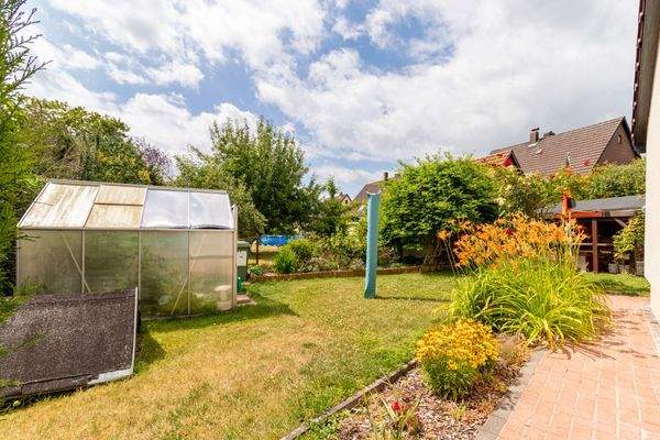 Garten + Gewächshaus