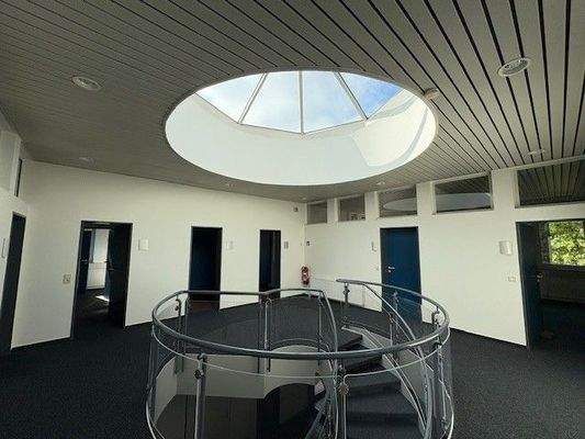 Lichtdurchfluteter Flurbereich