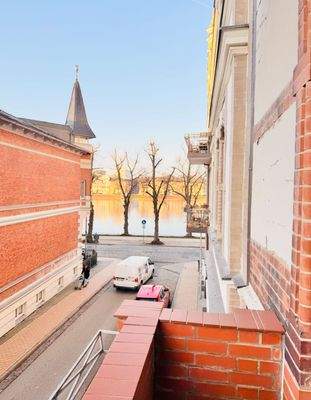 Seitlicher Blick auf den Pfaffenteich.jpg