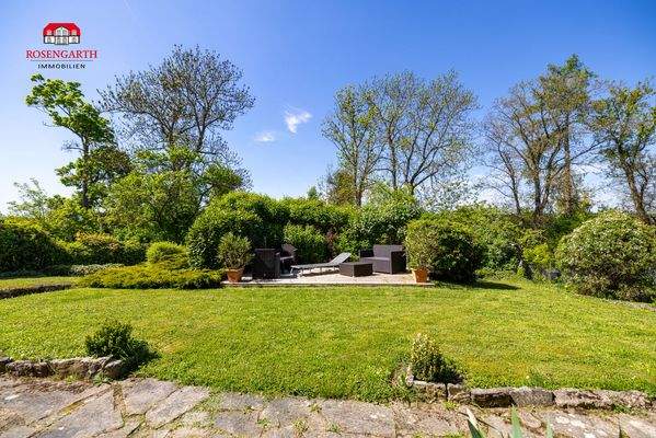 Blick Terrasse und Garten