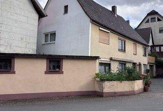 Aussenansicht mit Schuppen