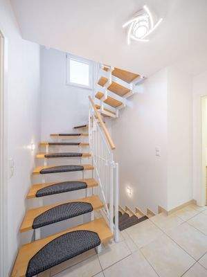 12 Treppe zum Spitzboden.jpg