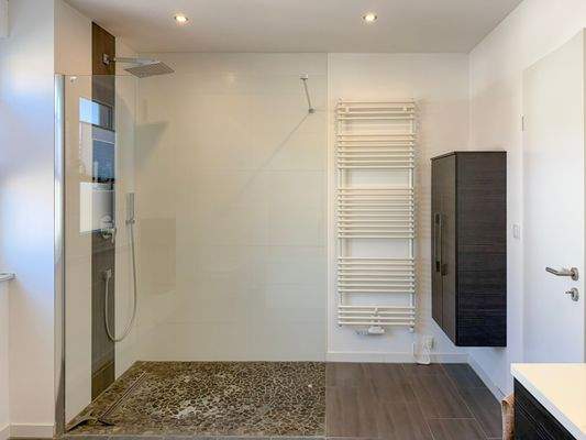 Große Walk-In Dusche
