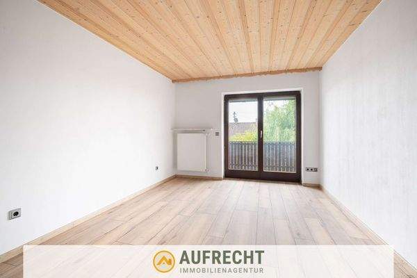 Schlafzimmer 2 mit Zugang zum Balkon 