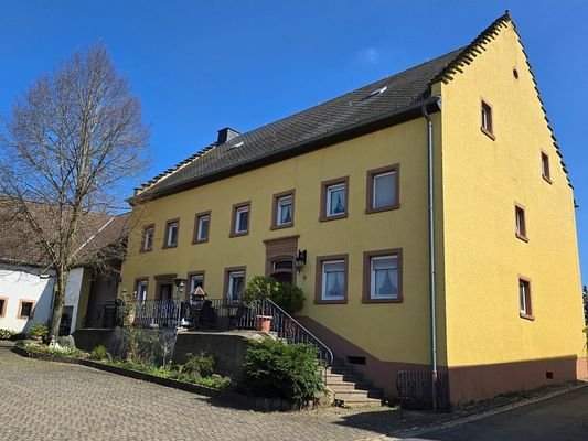 Ansicht mit Hof 3