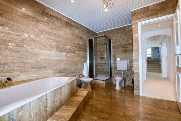 Badezimmer angrenzend zum Schlafzimmer