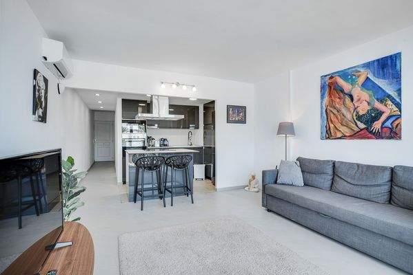 Living area and kitchen in apartment in Magaluf