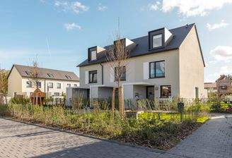 145 m_ Familienglück außen Alternative Titelbild