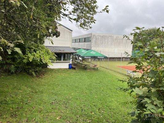 Gartenhütte und Tennisplatz verpachtet