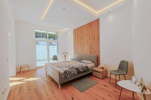 Großes Schlafzimmer im EG