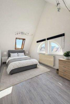 Zimmer 2.OG (mit KI bearbeitet und möbliert)