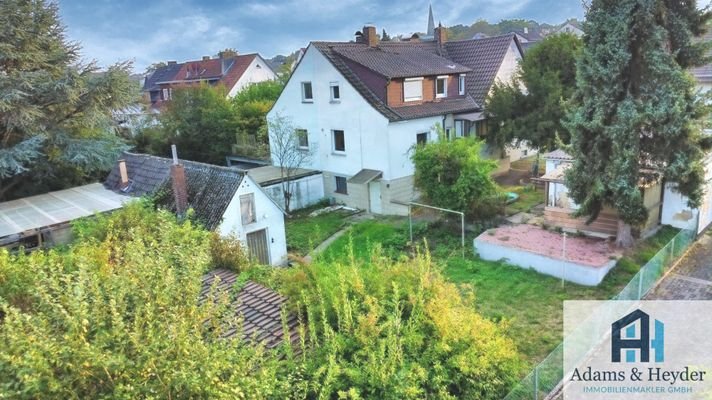 Rückansicht Haus mit Garten