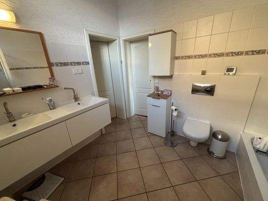 Badezimmer / Dusche EG