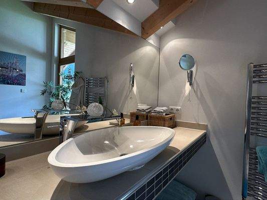 Badezimmer 1 im Obergeschoss